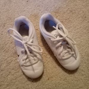 Nikes white girls shoes sz 9C, with pink swoosh